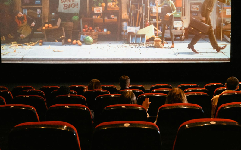 电影院正在播放影片